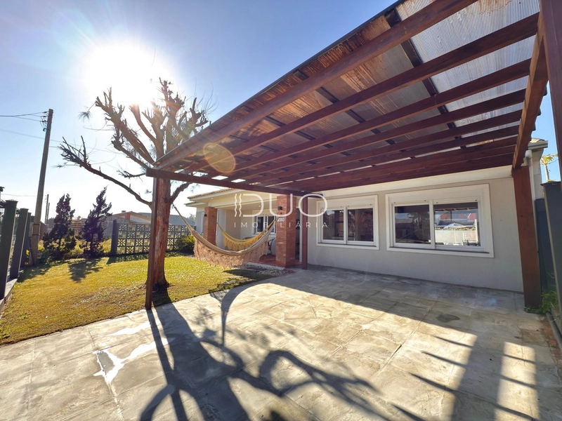CASA EM XANGRI-LÁ: 5ª foto da galeria de imagens do imóvel