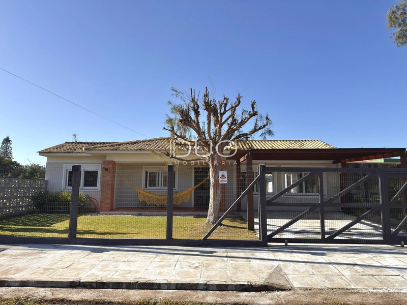 CASA EM XANGRI-LÁ: 3ª foto da galeria de imagens do imóvel