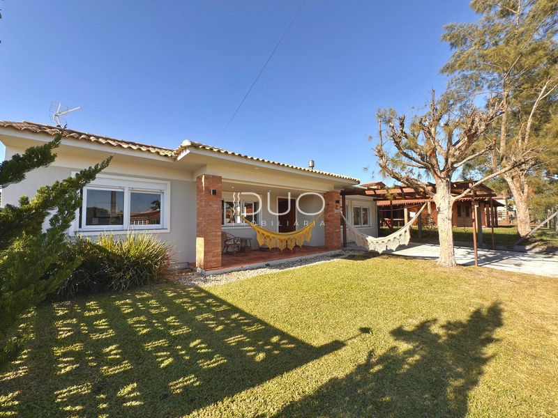 CASA EM XANGRI-LÁ: 1ª foto da galeria de imagens do imóvel