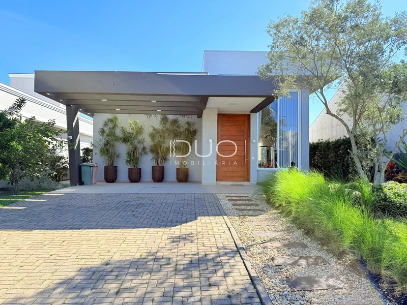 CASA NO CONDOMÍNIO DUBAI RESORT EM CAPÃO DA CANOA