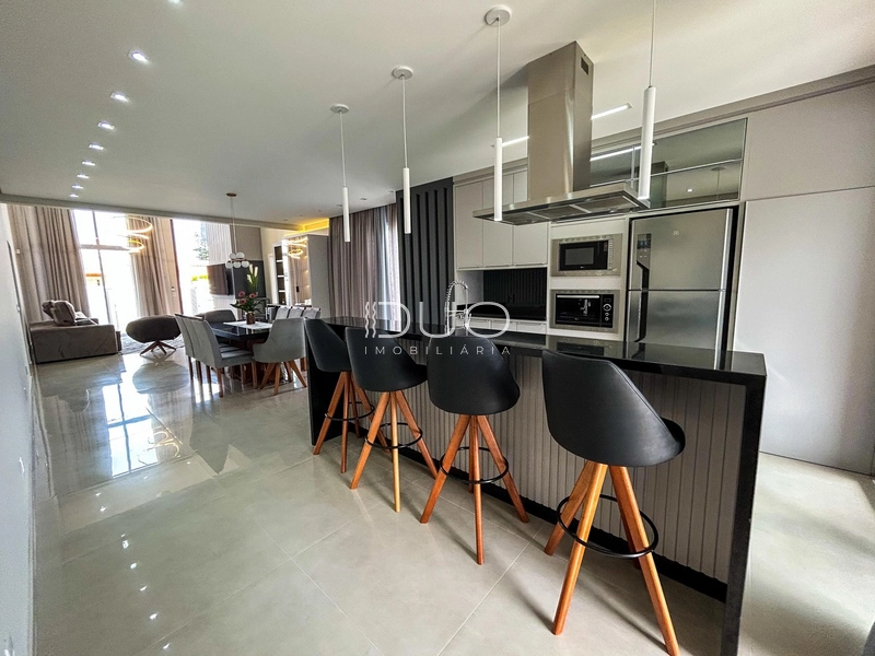CASA NO CENTRO DE XANGRI-LÁ: 10ª foto da galeria de imagens do imóvel