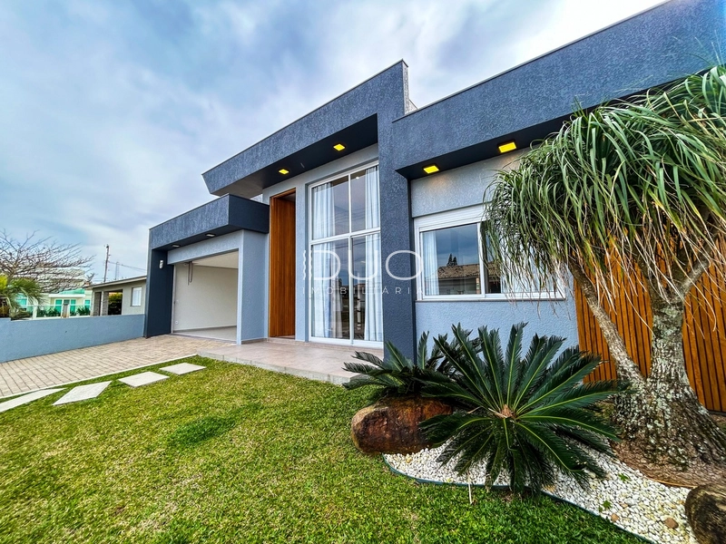 CASA NO CENTRO DE XANGRI-LÁ: 1ª foto da galeria de imagens do imóvel