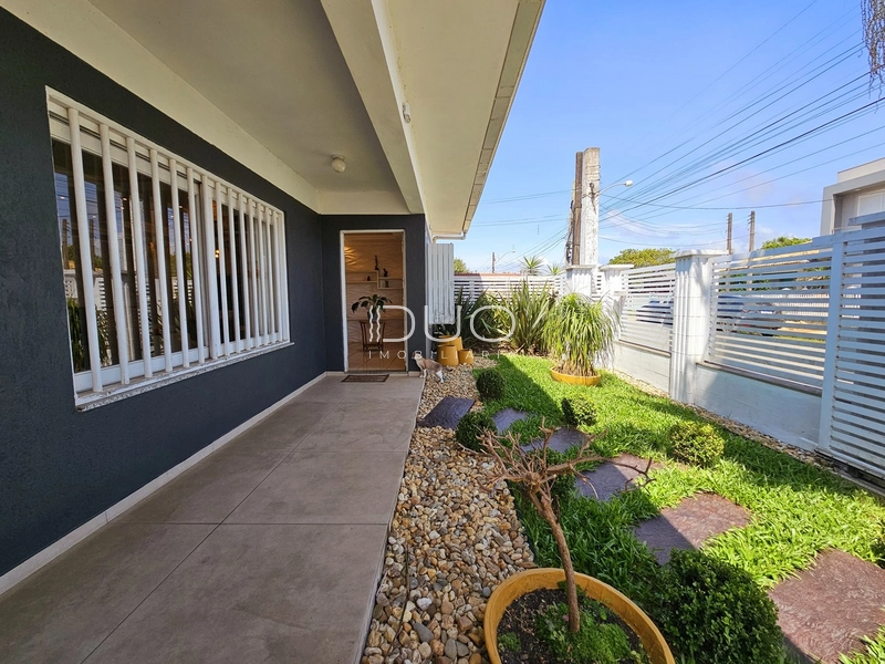 CASA EM XANGRI-LÁ: 3ª foto da galeria de imagens do imóvel