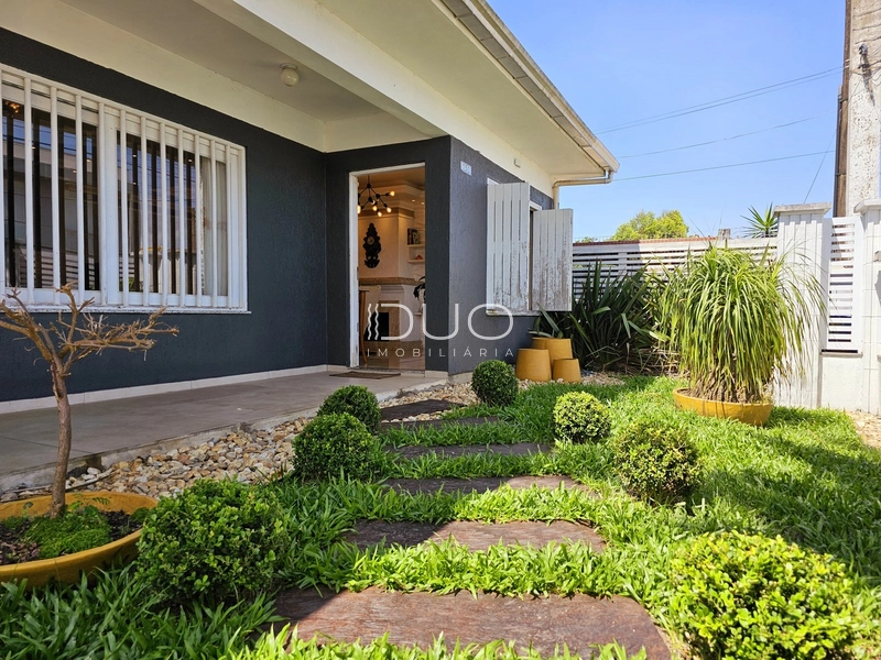 CASA EM XANGRI-LÁ: 4ª foto da galeria de imagens do imóvel
