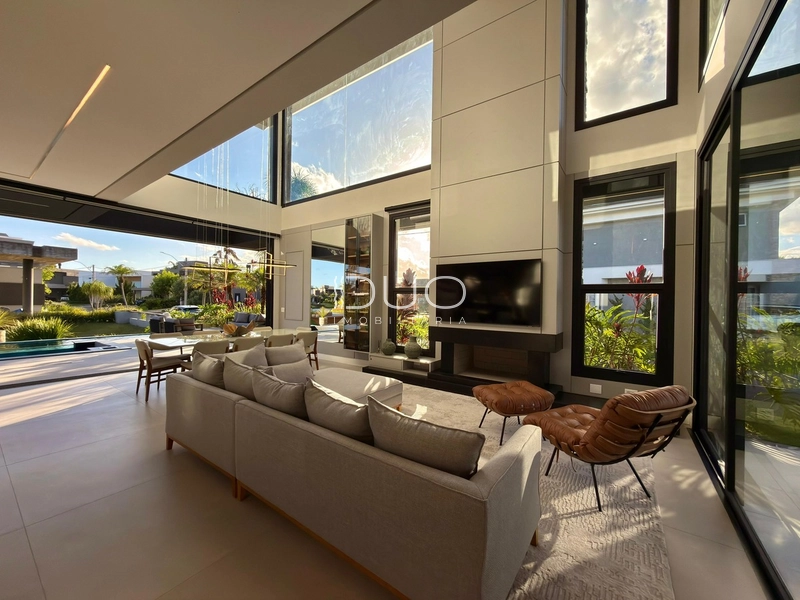 SOBRADO NO CONDOMÍNIO MALIBU , BEIRA LAGO: 3ª foto da galeria de imagens do imóvel