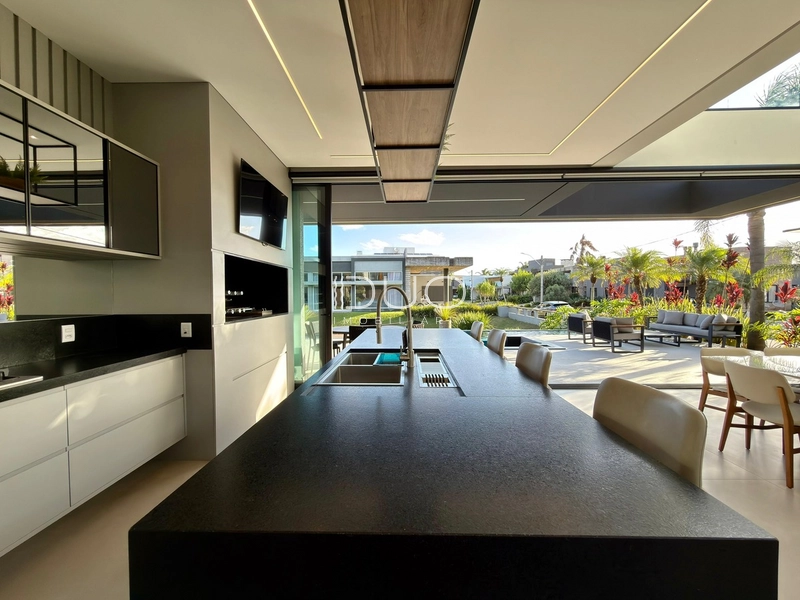 SOBRADO NO CONDOMÍNIO MALIBU , BEIRA LAGO: 13ª foto da galeria de imagens do imóvel