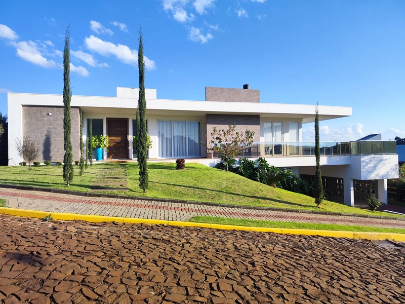 Casa espaçosa de 3 suítes no Espelho das Águas: 1ª foto da galeria de imagens do imóvel