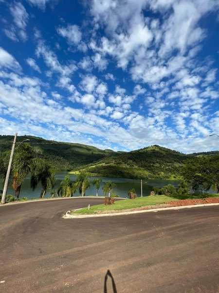 Terreno de esquina no Casas da Montanha!: 3ª foto da galeria de imagens do imóvel