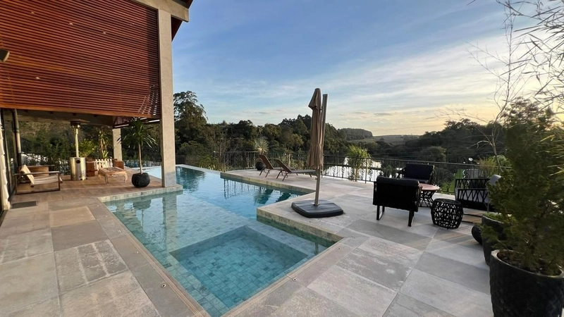 Casa 3 suítes e beira lago no Espelho das Águas: 1ª foto da galeria de imagens do imóvel