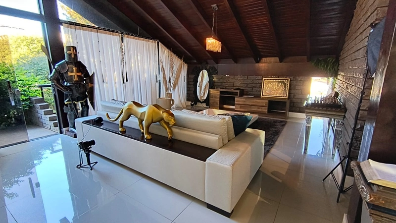 Casa de 4 suítes no Jardim Itália!: 5ª foto da galeria de imagens do imóvel