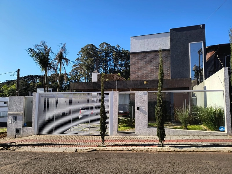 Casa de 3 quartos no Monte Belo: 1ª foto da galeria de imagens do imóvel