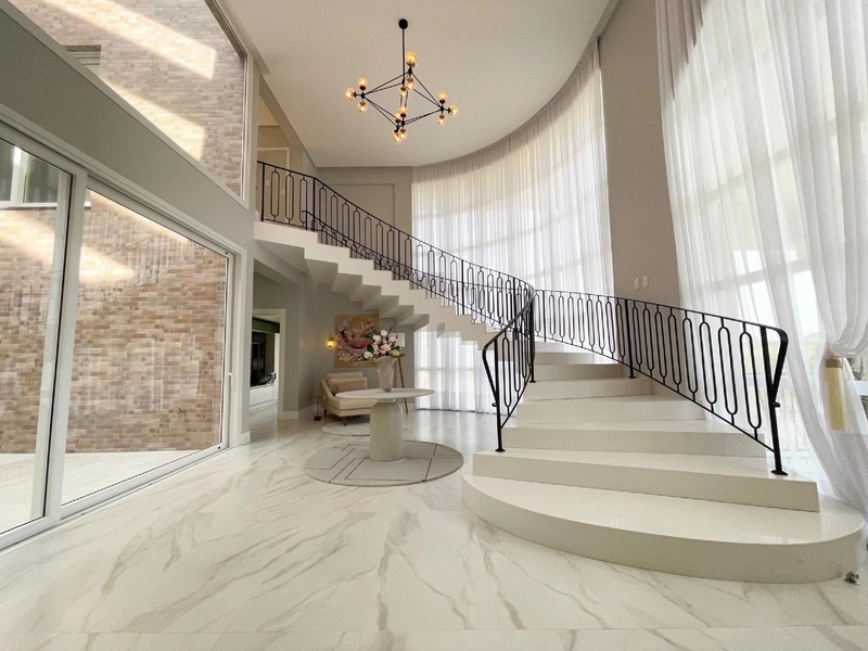 Mansão de 7 quartos no Villagos!