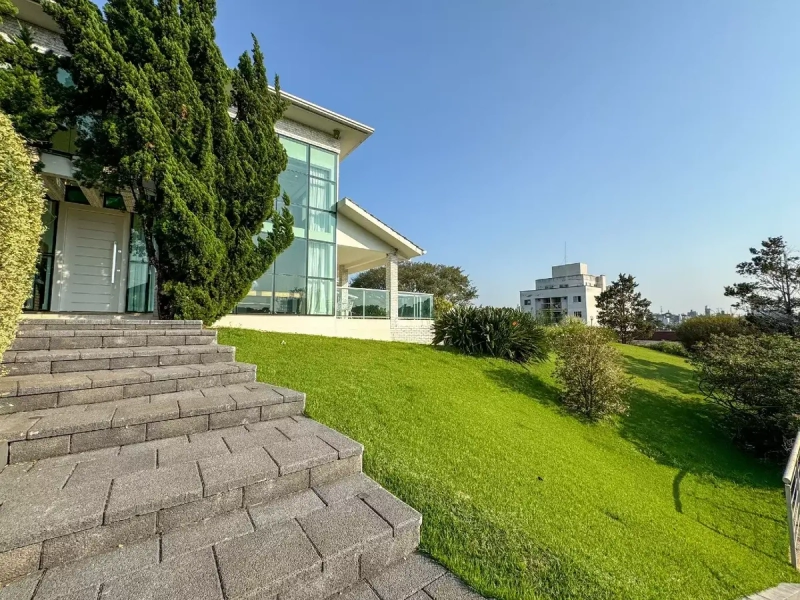 Casa de 4 suítes pertinho do Hospital Regional: 2ª foto da galeria de imagens do imóvel