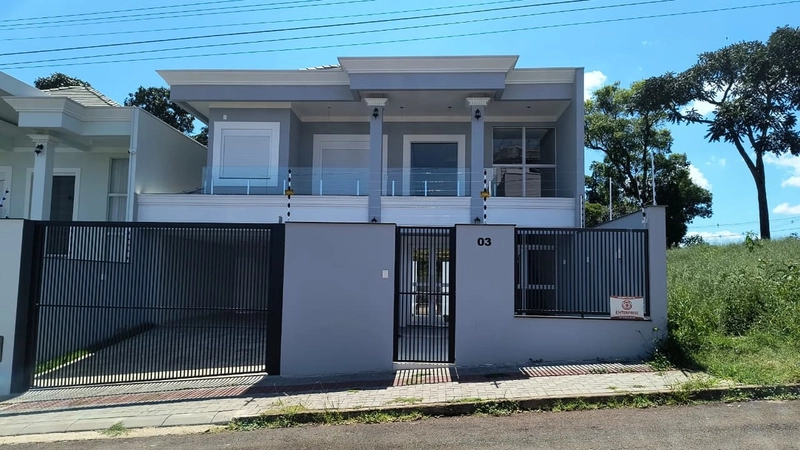 Casa de 3 suítes no Jardins Lunardi!