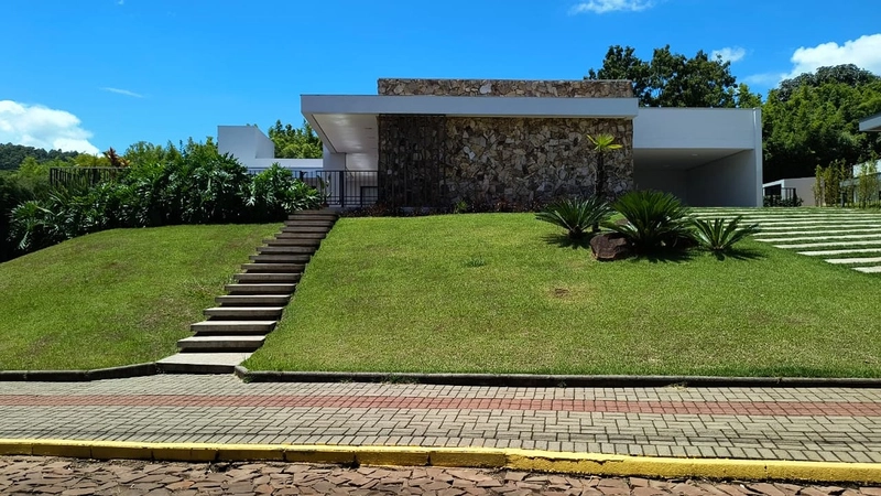 Casa térrea de 3 quartos no Espelho das Águas