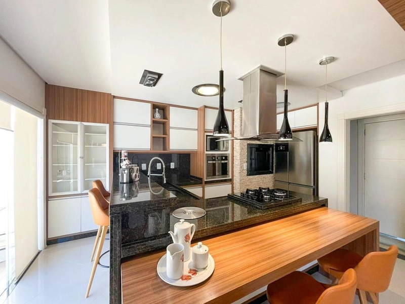 Casa de 4 quartos no Presidente Médici: 3ª foto da galeria de imagens do imóvel