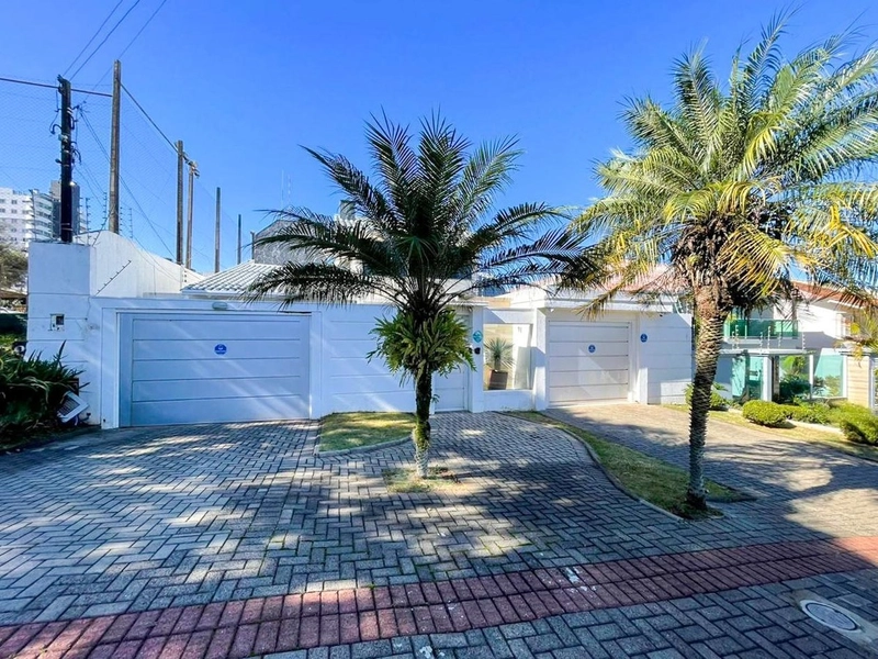 Casa de 4 quartos no Presidente Médici