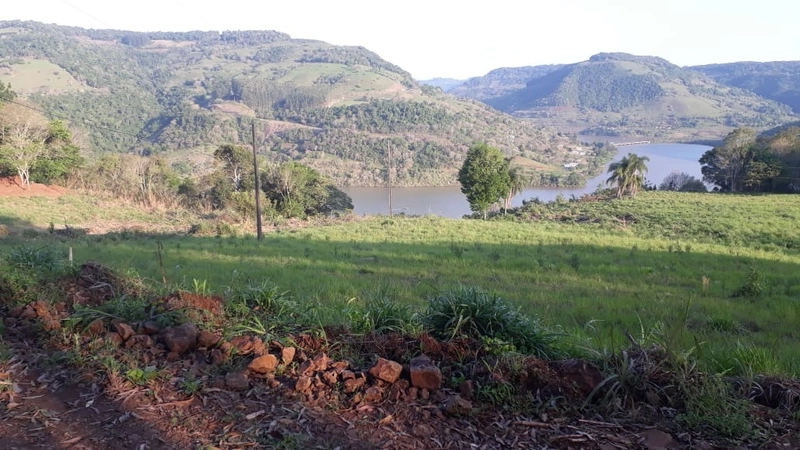 Área de terra com vista para o lago do Goio En: 9ª foto da galeria de imagens do imóvel