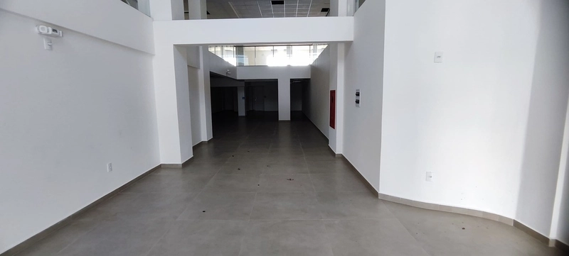 Sala comercial térrea na Av. Nereu Ramos!: 6ª foto da galeria de imagens do imóvel