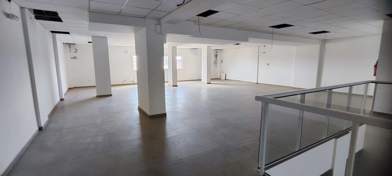Sala comercial térrea na Av. Nereu Ramos!: 3ª foto da galeria de imagens do imóvel