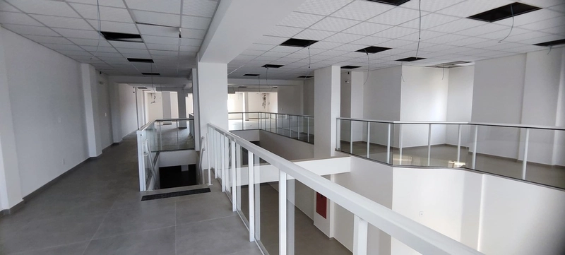 Sala comercial térrea na Av. Nereu Ramos!: 1ª foto da galeria de imagens do imóvel