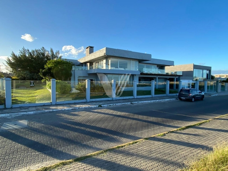 Belíssima casa de luxo á Beira Mar em Atlântida / Xangri-lá: 3ª foto da galeria de imagens do imóvel