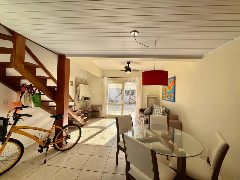 Duplex 200 metros do mar, Bairro Rainha do Mar Xangrilá: 4ª foto da galeria de imagens do imóvel