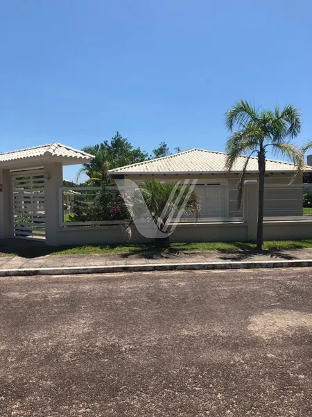 CASA MARAVILHOSA EM CAPÃO NOVO com piscina, 1.500m2, 3 dorm.: 4ª foto da galeria de imagens do imóvel