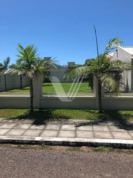 CASA MARAVILHOSA EM CAPÃO NOVO com piscina, 1.500m2, 3 dorm.: 1ª foto da galeria de imagens do imóvel