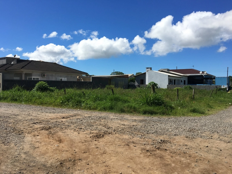 DOIS TERRENOS JUNTOS SENDO UM DE ESQUINA. IDEAL PARA EMPREENDIMENTOS: 1ª foto da galeria de imagens do imóvel