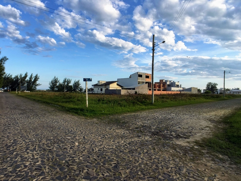 Terreno a poucos metros do mar com uma valorização incrível: 1ª foto da galeria de imagens do imóvel