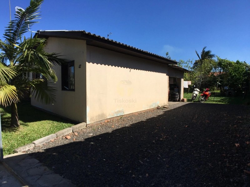 CASA COM PREÇO MAIS BAIXO DO QUE O TERRENO NA MESMA REGIÃO EM SOMBRIO: 2ª foto da galeria de imagens do imóvel