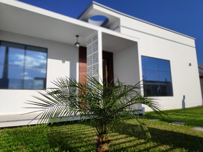 MARAVILHOSA CASA NA PRAIA COM PISCINA E TODA INTEGRADA À ÁREA DE LAZER: 1ª foto da galeria de imagens do imóvel