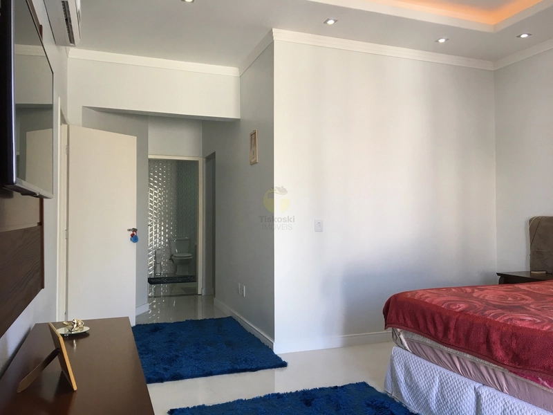 MARAVILHOSA CASA ALTO PADRÃO TODA DECORADA E MOBILIADA EM SOMBRIO: 8ª foto da galeria de imagens do imóvel