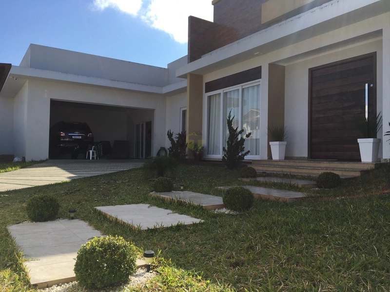 MARAVILHOSA CASA ALTO PADRÃO TODA DECORADA E MOBILIADA EM SOMBRIO: 3ª foto da galeria de imagens do imóvel