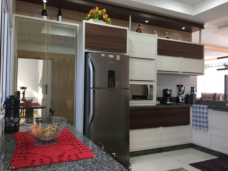 MARAVILHOSA CASA ALTO PADRÃO TODA DECORADA E MOBILIADA EM SOMBRIO: 21ª foto da galeria de imagens do imóvel