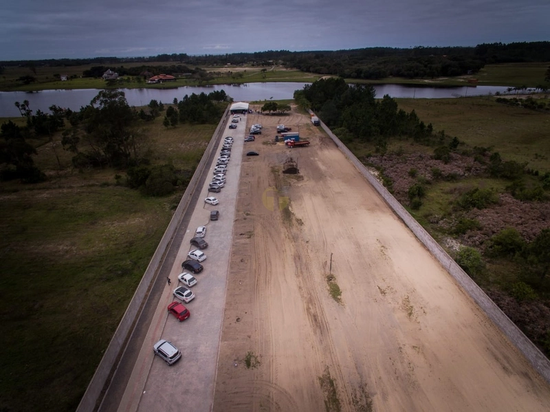 RESIDENCIAL DE LOTES EM CONTATO COM A LAGOA E A NATUREZA: 18ª foto da galeria de imagens do imóvel