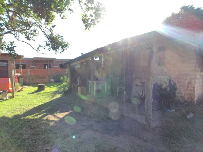 DUAS CASAS NO MESMO TERRENO NO BAIRRO SÃO JOSÉ - SOMBRIO: 13ª foto da galeria de imagens do imóvel