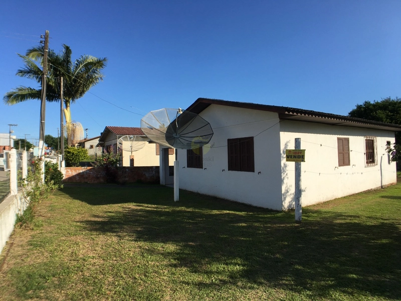 DUAS CASAS NO MESMO TERRENO NO BAIRRO SÃO JOSÉ - SOMBRIO: 1ª foto da galeria de imagens do imóvel