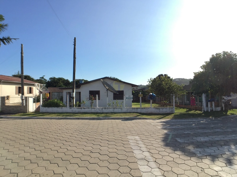 DUAS CASAS NO MESMO TERRENO NO BAIRRO SÃO JOSÉ - SOMBRIO: 4ª foto da galeria de imagens do imóvel