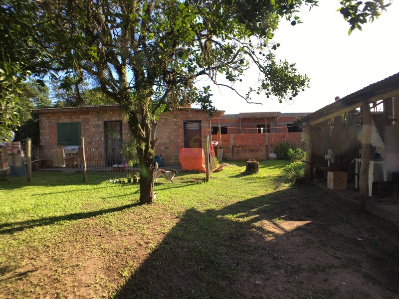 DUAS CASAS NO MESMO TERRENO NO BAIRRO SÃO JOSÉ - SOMBRIO: 14ª foto da galeria de imagens do imóvel