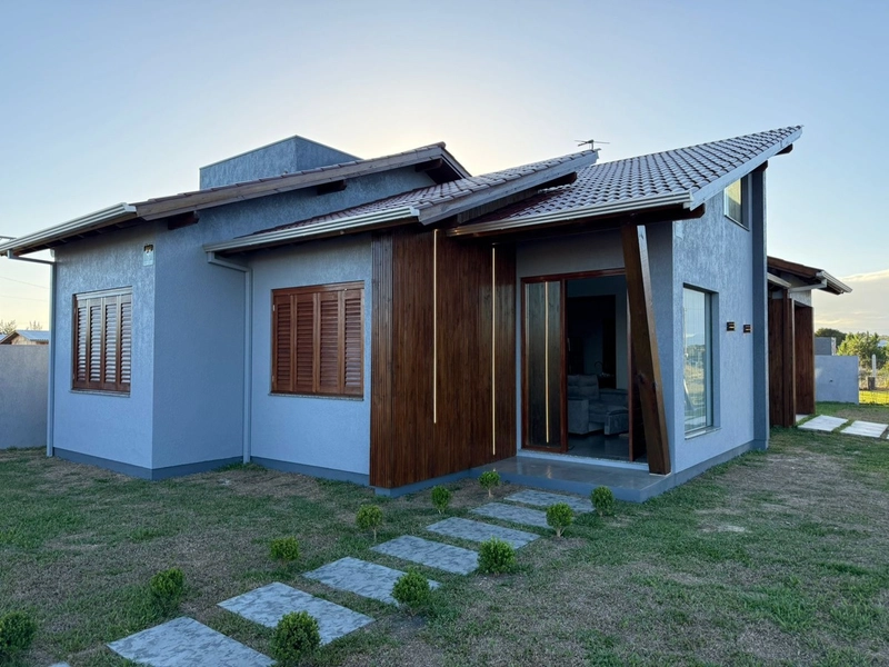 CASA À VENDA NA PRAIA