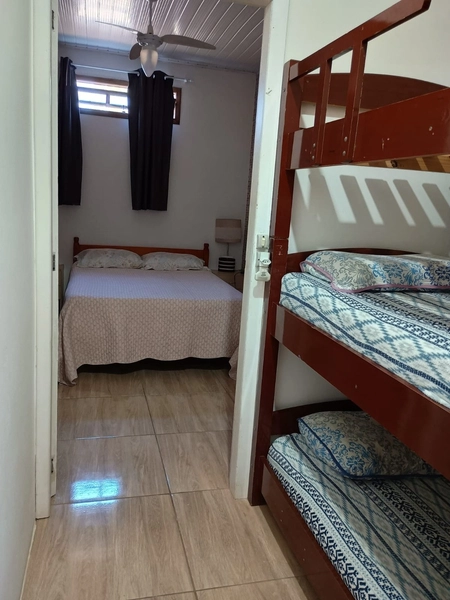 CASA  À VENDA NA PRAIA DE TORRES: 13ª foto da galeria de imagens do imóvel