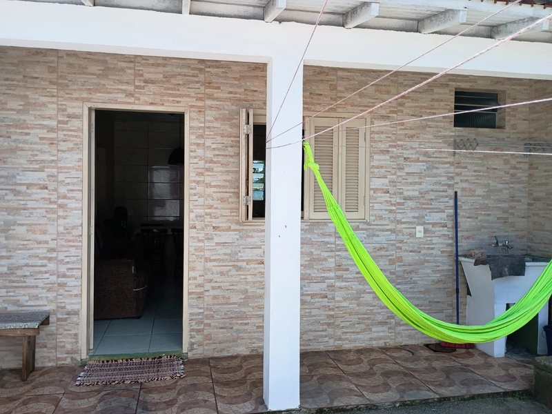 CASA  À VENDA NA PRAIA DE TORRES: 8ª foto da galeria de imagens do imóvel