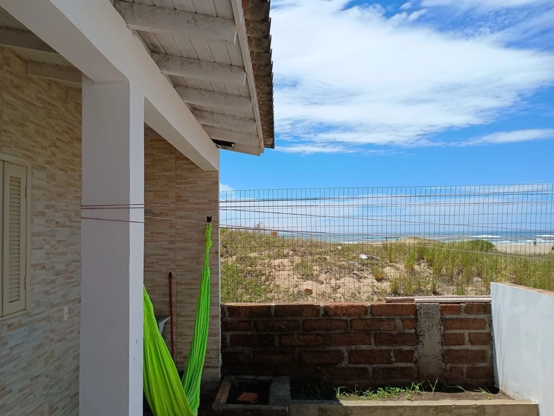 CASA  À VENDA NA PRAIA DE TORRES: 9ª foto da galeria de imagens do imóvel