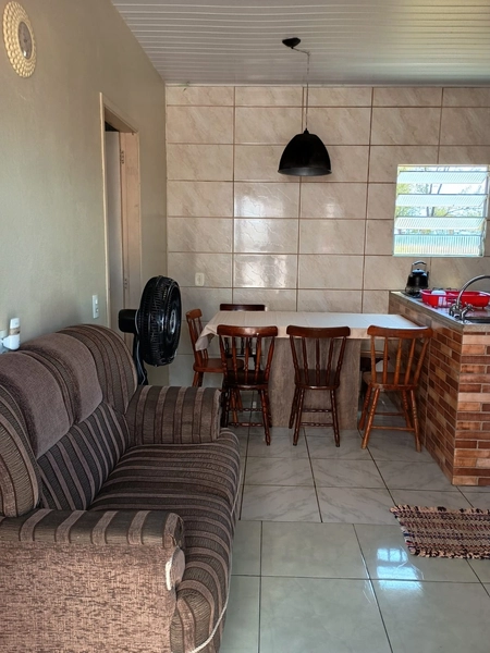 CASA  À VENDA NA PRAIA DE TORRES: 2ª foto da galeria de imagens do imóvel