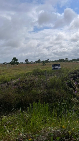 TERRENO À VENDA EM TORRES: 1ª foto da galeria de imagens do imóvel