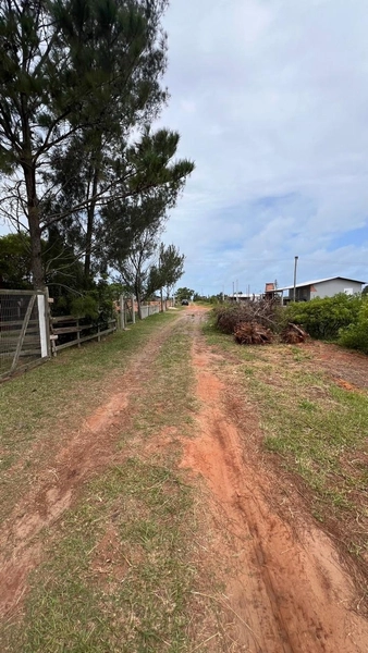 TERRENO À VENDA EM TORRES: 4ª foto da galeria de imagens do imóvel