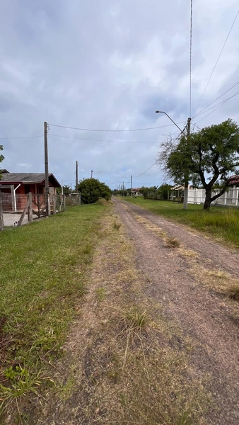 TERRENO À VENDA EM TORRES: 4ª foto da galeria de imagens do imóvel