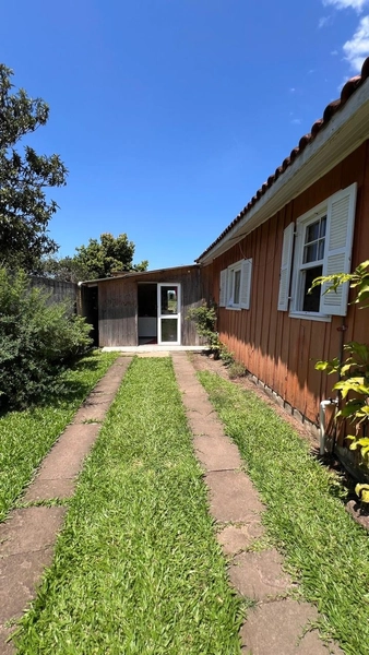 CASA À VENDA EM TERRA DE AREIA: 2ª foto da galeria de imagens do imóvel